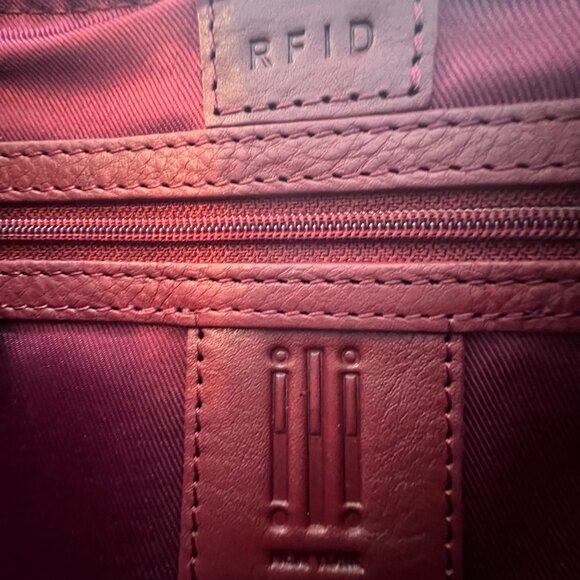 Merlot/Red Leather Convertible Baguette Wristlet, ili new york, NWT - Picture 4 of 7